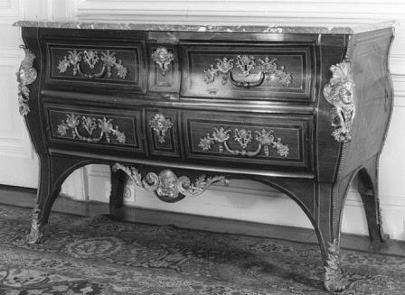 NK 256 - Commode in Regency style (photo: RCE)